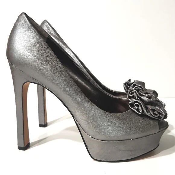 NEW Vince Camuto Leather Pewter Peep Toe Platform Bow Detail 5" Heels  Size 8.5B - Picture 2 of 15